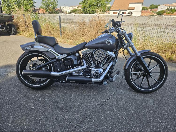 HARLEY-DAVIDSON SOFTAIL BREAKOUT 1690