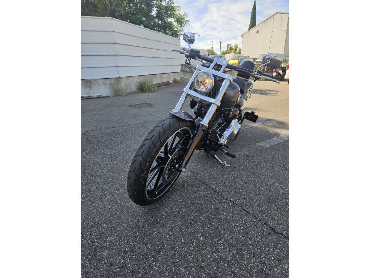 HARLEY-DAVIDSON SOFTAIL BREAKOUT 1690