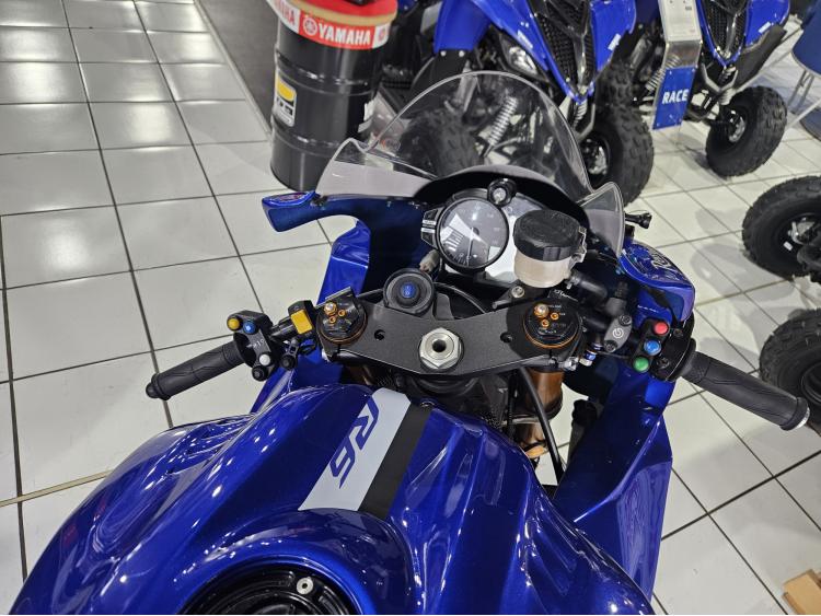 YAMAHA YZF-R6