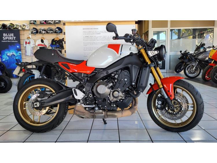 YAMAHA XSR 900