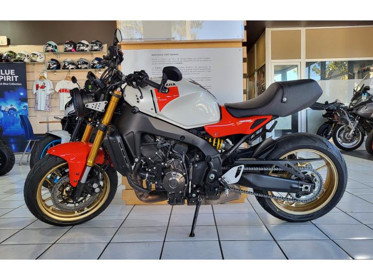 YAMAHA XSR 900