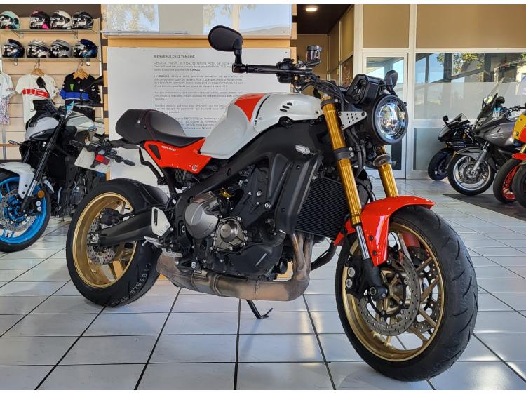 YAMAHA XSR 900