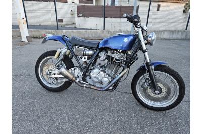 SUZUKI DR 750